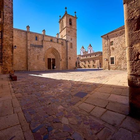 Elegante Apartamento Para 5 En El Centro De Caceres Con Wifi 외부 사진