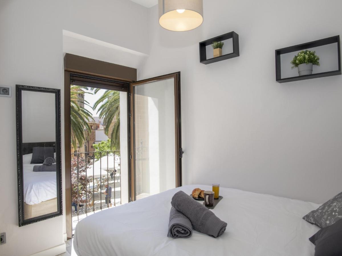 Elegante Apartamento Para 5 En El Centro De Caceres Con Wifi 외부 사진