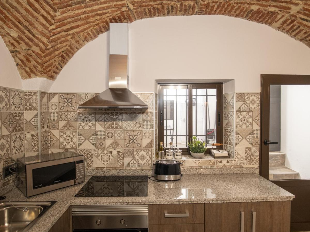 Elegante Apartamento Para 5 En El Centro De Caceres Con Wifi 외부 사진