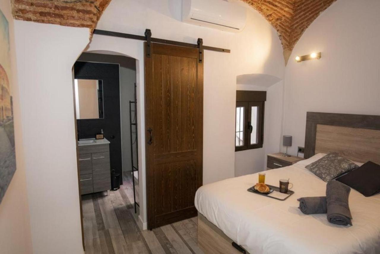 Elegante Apartamento Para 5 En El Centro De Caceres Con Wifi 외부 사진