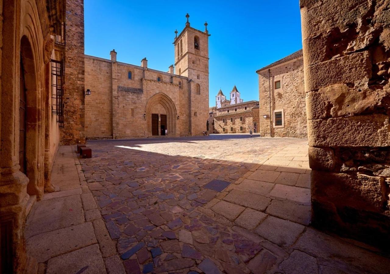 Elegante Apartamento Para 5 En El Centro De Caceres Con Wifi 외부 사진